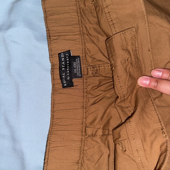 NWOT Tan Utility Shorts - Picture 3 of 4